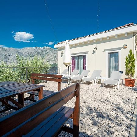 Stoliva Residence With Infinity Pool Kotor Bagian luar foto