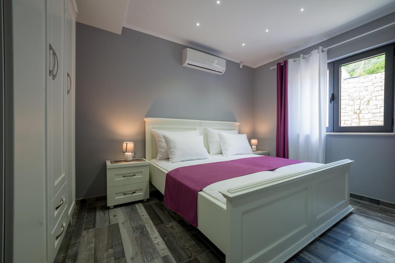 Stoliva Residence With Infinity Pool Kotor Bagian luar foto